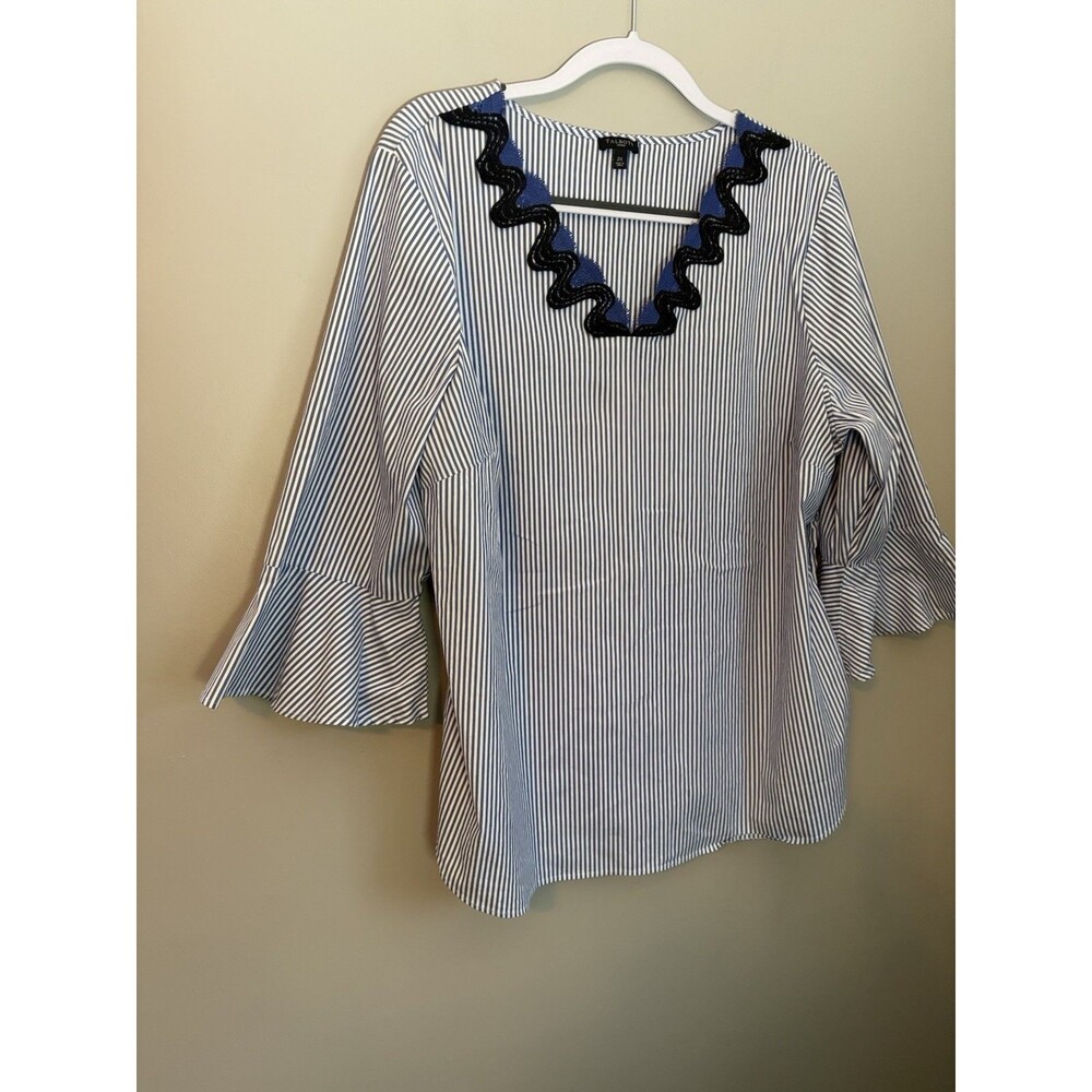 Talbots Women’s 2X Blouse Blue White Striped V-Neck Embroidered 3/4 Bell Classic